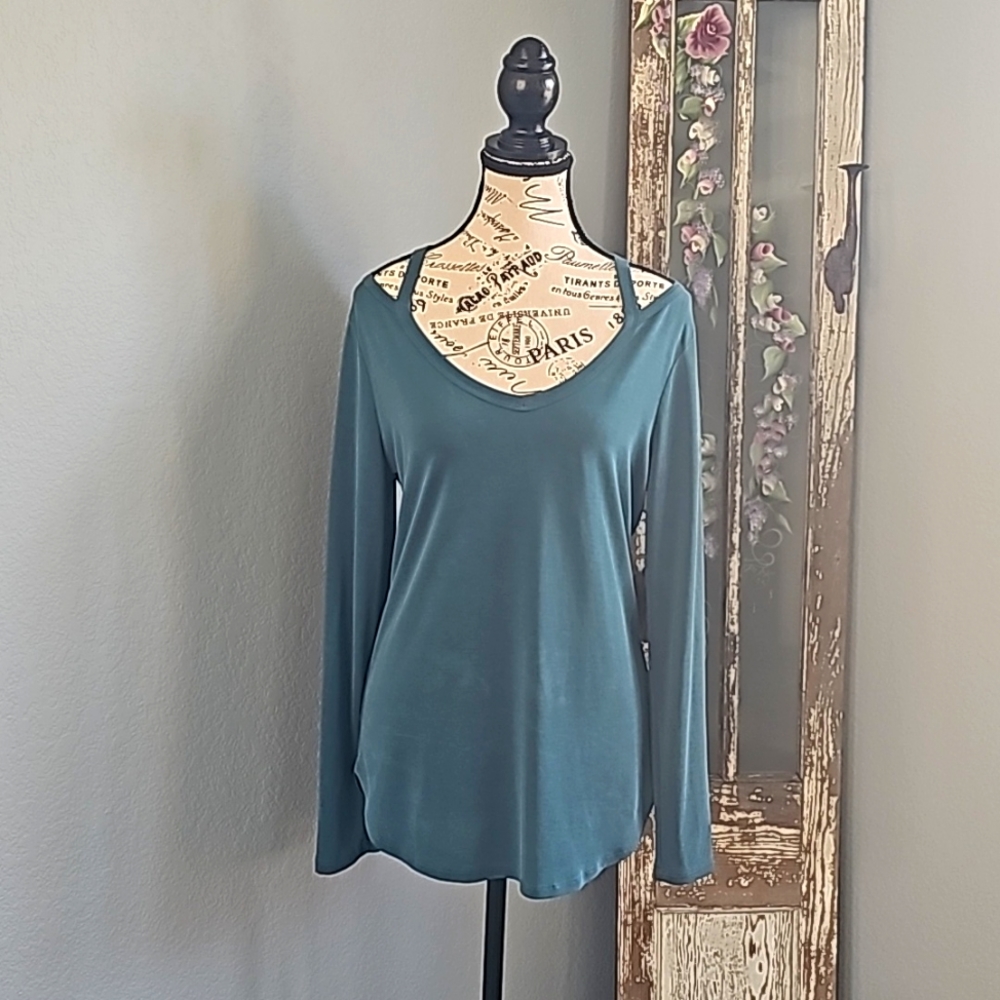 DESIGNER TOP. DARK TEAL. WOMEN'S SIZE MEDIUM